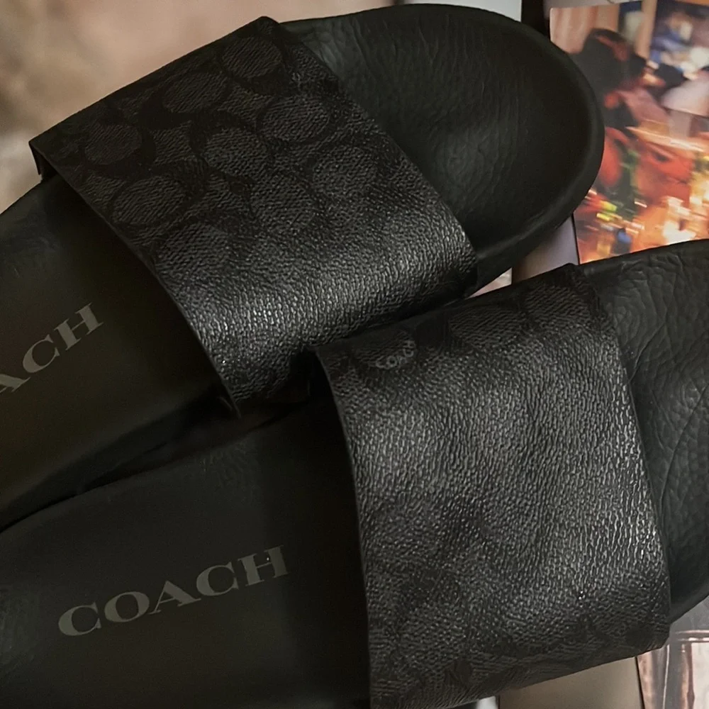 ⚫️ 🦁 ⚫️• Coach x Sun’s Out…. 🦶🏻 … vibes • 🦁⚫️🦁 - Picture 11 of 12